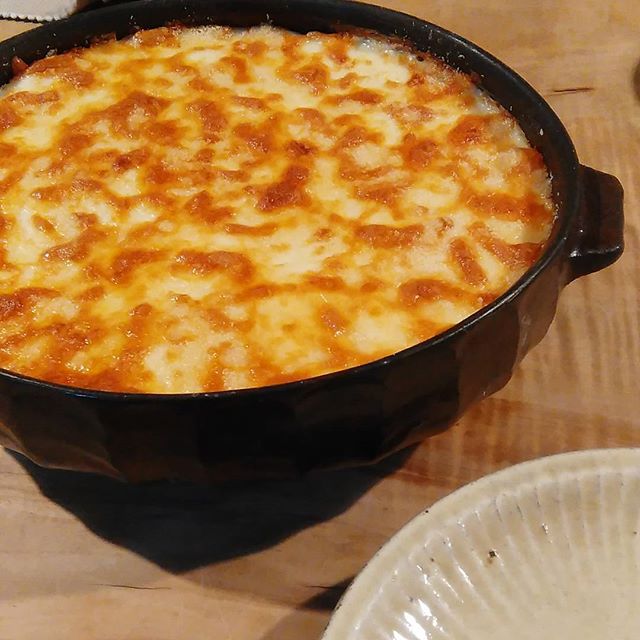鱈とじゃが芋とカリフラワーでグラタン@ciaotome さんに教えていただいたベシャメルソース。今まで作っていたのとは別物の美味しさ！一瞬で空に！もっと大きなグラタン皿がいるなぁ･･･ - from Instagram