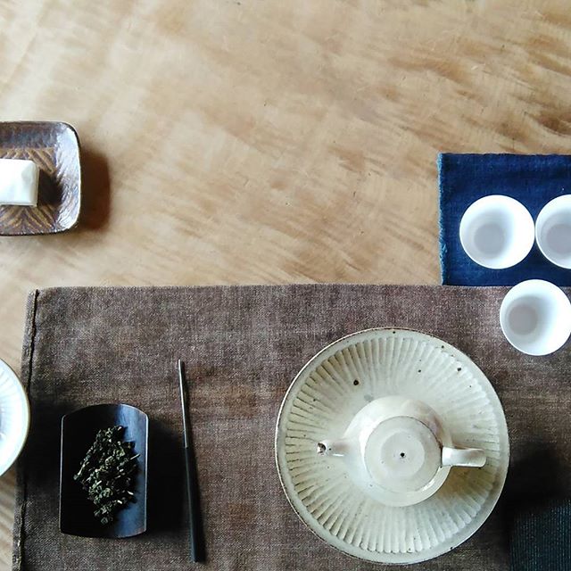 今日は京都の好日居 横山晴美さんにお越しいただいて我が家で中国茶会。気功協会メンバーの遠足企画に組み込んでいただいて、笑顔あふれるなんともあたたかな時間をご一緒させていただきました。どうもありがとうございました！ - from Instagram