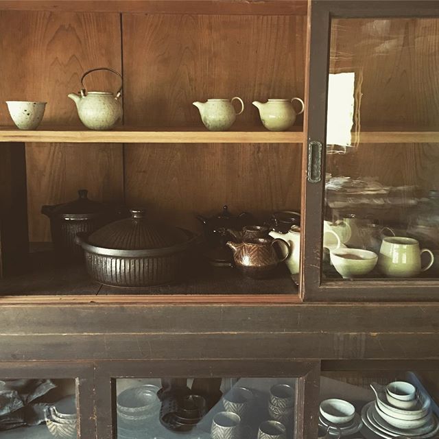 最後の窯たき中。そして梱包作業の日。城進 耐熱の器 展 10/8ー11/9うつわ京都やまほん にて#土鍋 #うつわ京都やまほん #城進 - from Instagram